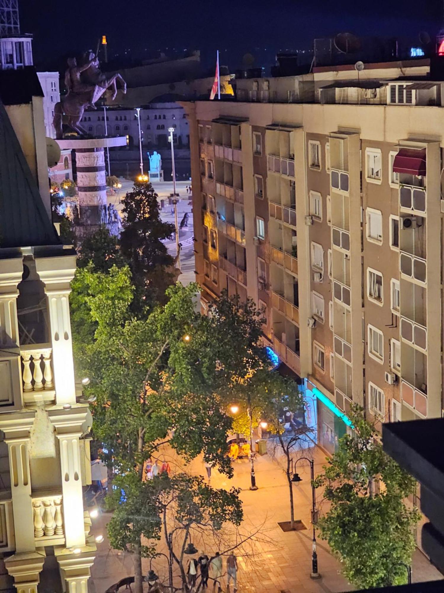 Rooftop Apartment At Mainsquare Skopje Exterior photo